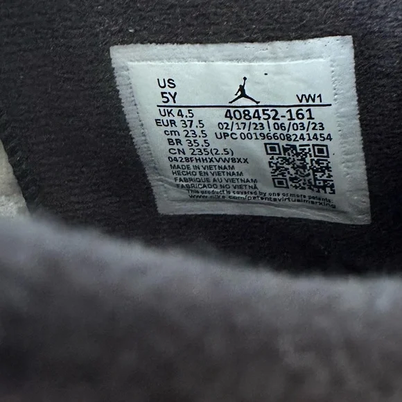 Air Jordan 4 Retro: Red, White, Black - Picture 5 of 7